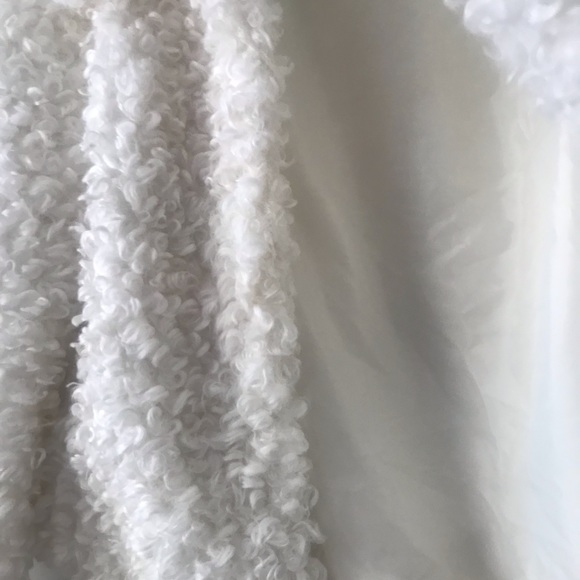 Bundle of 2 brandy Melville one size pink and H&M white size us 6 teddys - Picture 6 of 8